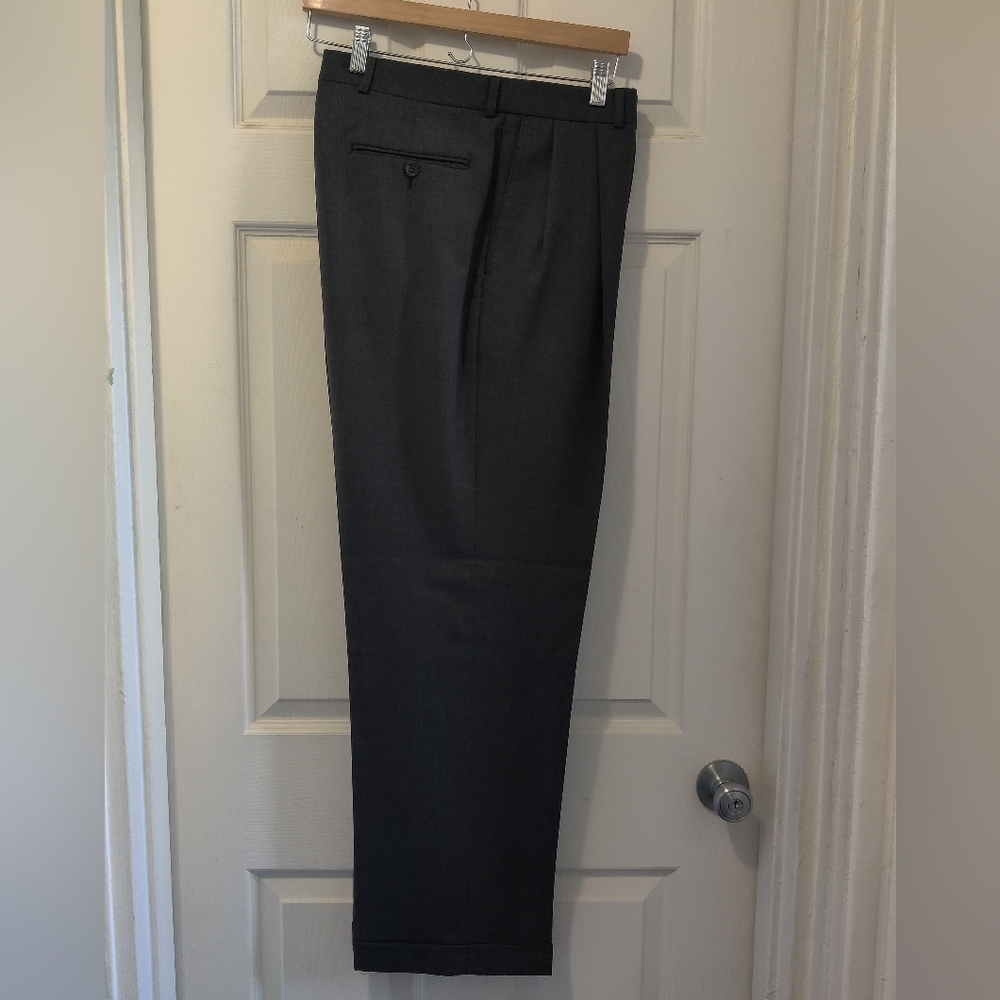 Chaps Ralph Lauren Men's Size 33 Charcoal Grey Pleated Dress Pants